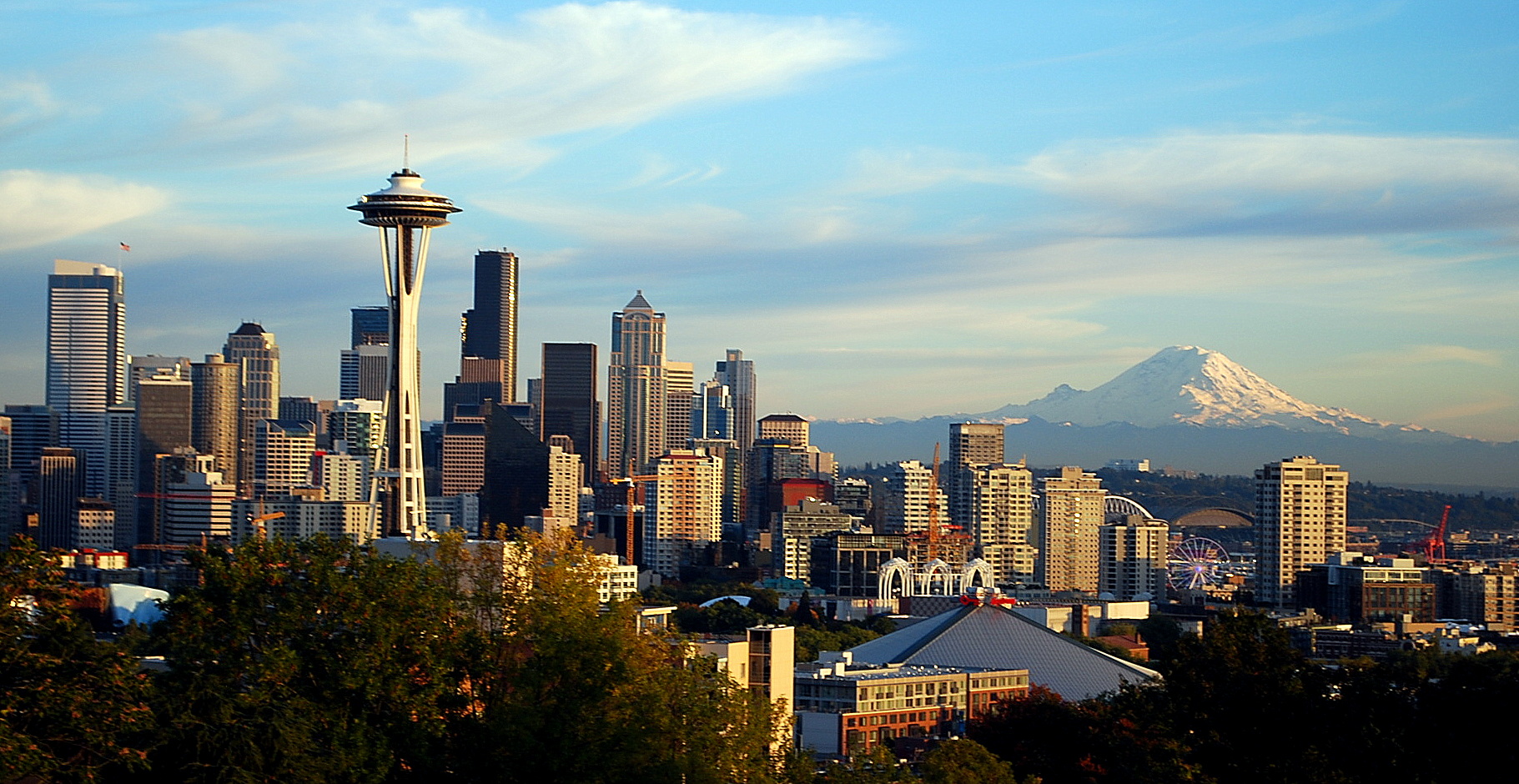 Seattle skyline and Mount Rainier from Kerry Park