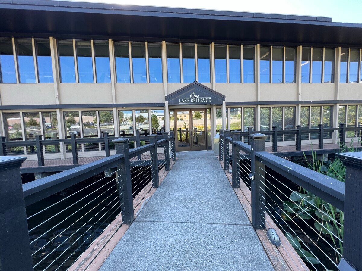 Lake Bellevue office entry